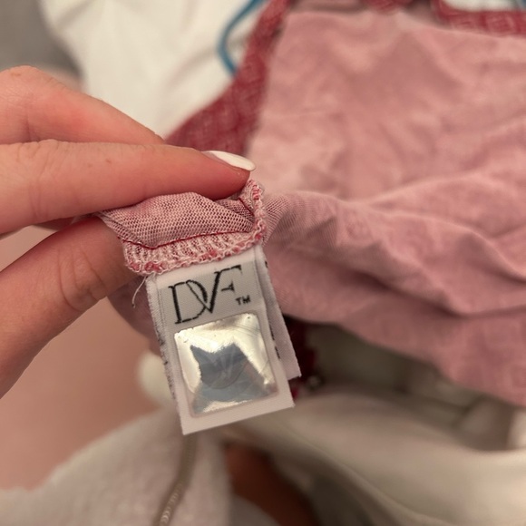 Diane Von Furstenberg Jilda Wrap Silk Dress Magenta Size 2 - Picture 9 of 9